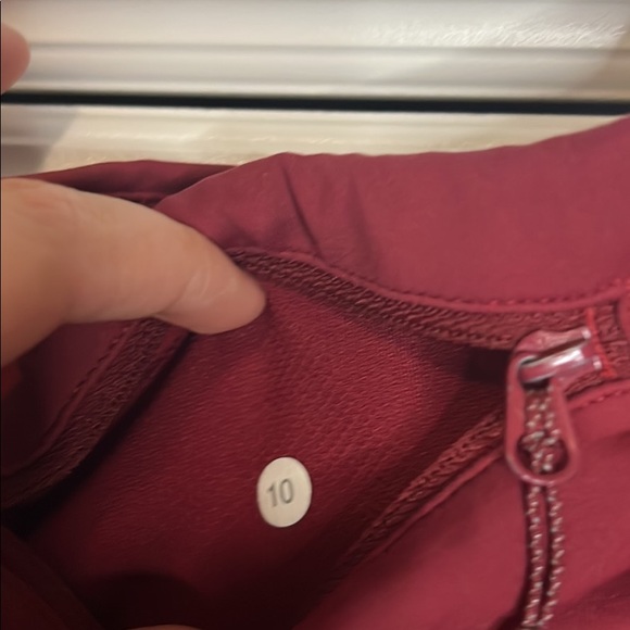 LuLu lemon size 8 skirt - Picture 2 of 4